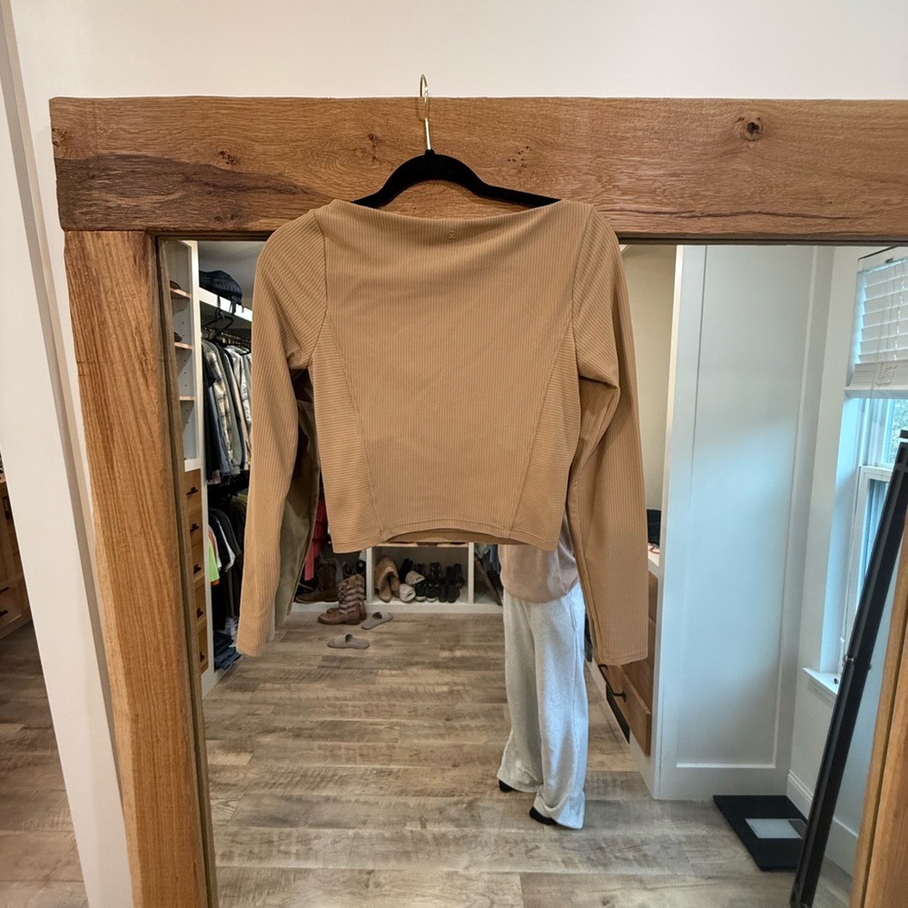 CALIA by Carrie Underwood Tan Long Sleeve Ribbed Top
